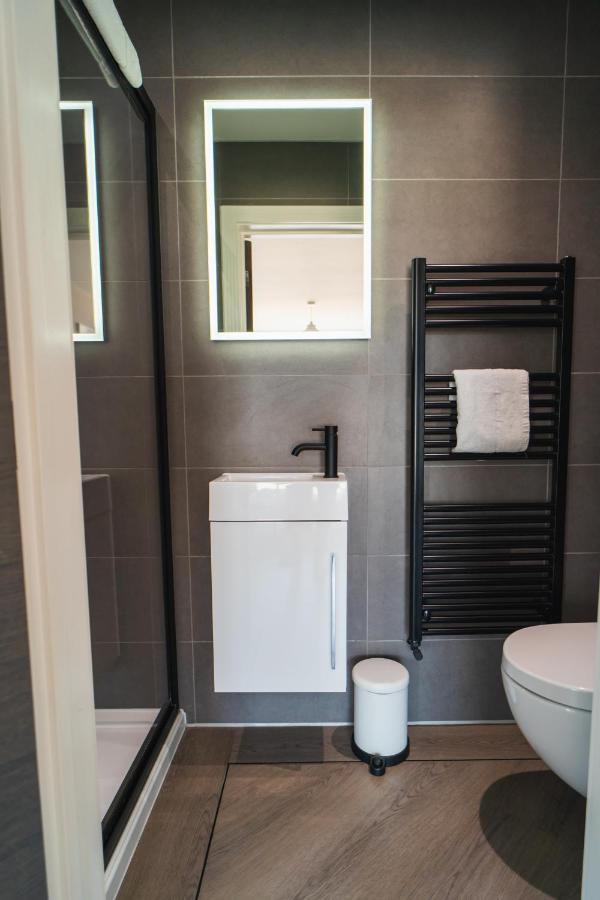 Beautiful Two Bedroom Harbour Side Apartment Poole Exteriör bild
